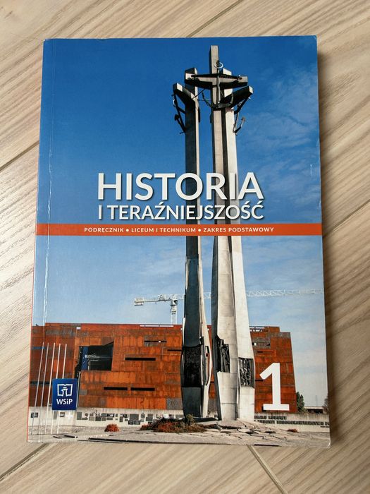 Podreczniki -liceum/ technikum historia, biologia,