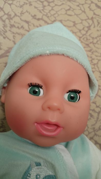 Interaktywna, mówiąca lala.