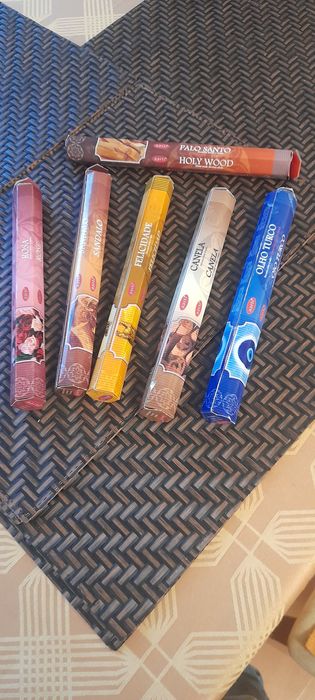 15 Incensos aarti, 8 Fragrâncias, 15g