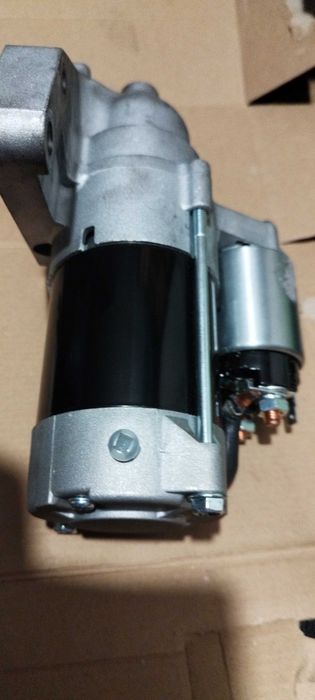 Motor de arranque completamente novo.