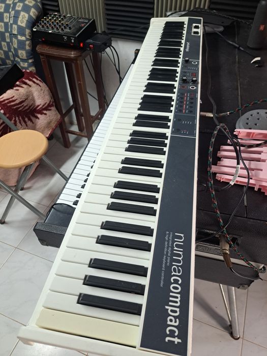 Teclado studiologic numa compact