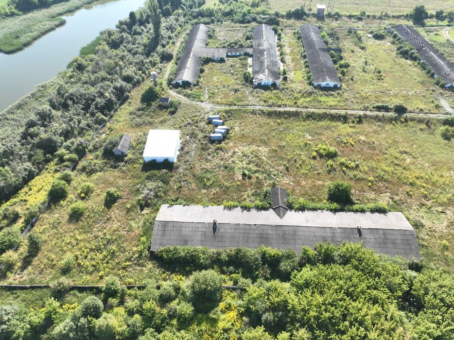 комплекс будівлі ферми