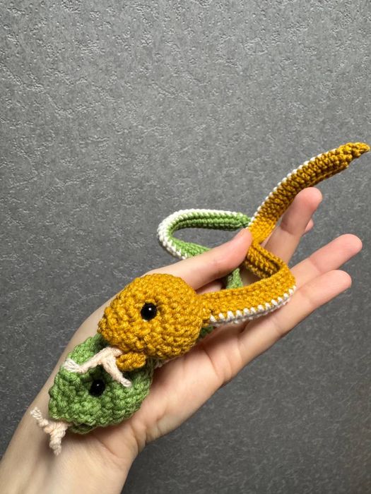 Вязаная игрушка змейка символ 2025г ручная работа