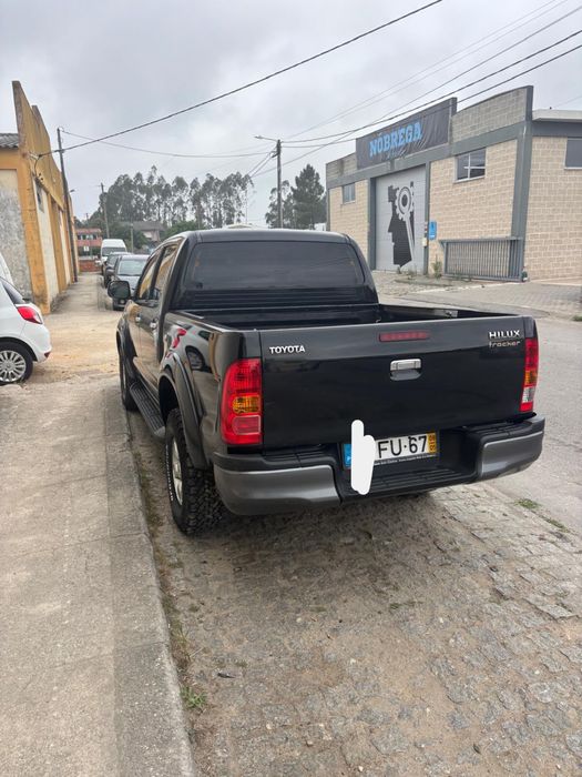 Toyota Hilux 3.0 D-4D Tracker — Cabine Dupla 4x4