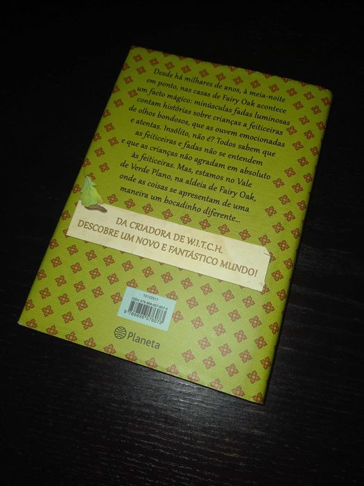 Livro "Fairy Oak - O Segredo das Gémeas"
