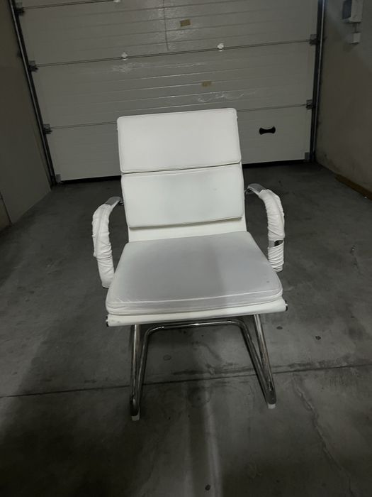 Cadeira Alu S para sala de reuniões