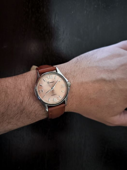 Vendo relógio clássico de homem