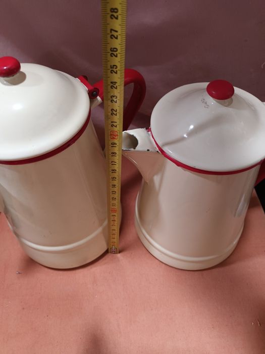 Cafeteiras em esmalte em excelente estado