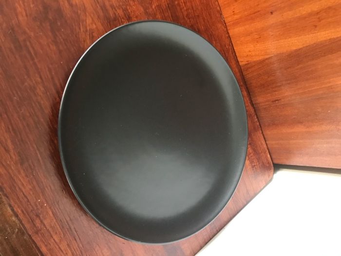 18 Pratos marcadores em cerâmica mate negra