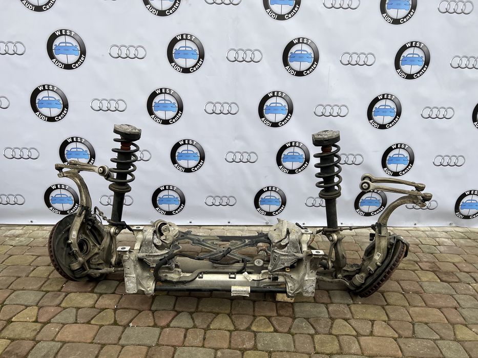 Audi Q7 4M Підвіска передня ку7 м4 підрамник ступіци стойки
