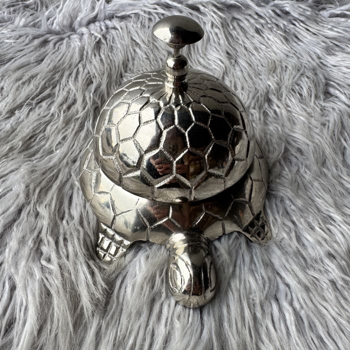 Aluminiowy żółw dzwonek