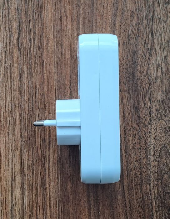 Tomada eléctrica dupla Multifuncional com 2 portas USB - Nova