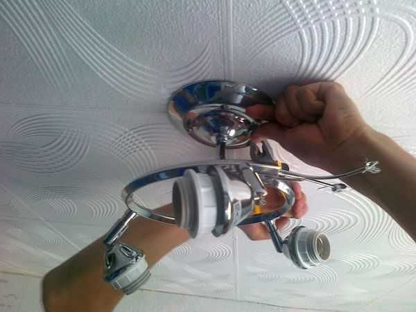 повесить карниз,телевизор,бра,светильники,люстры,зеркало в Одессе