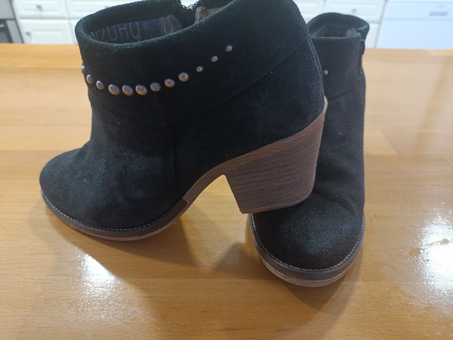 Botins pretos da Seaside