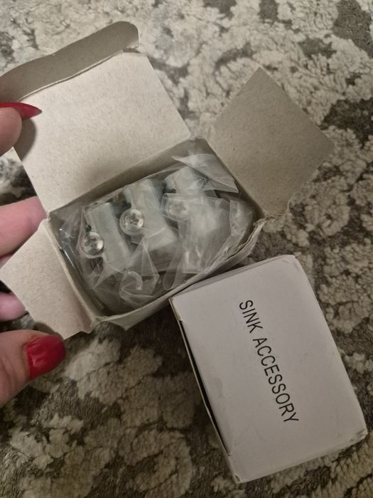 Крепление для мойки к столешницы