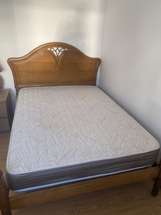 Cama de casal e uma de solteiro