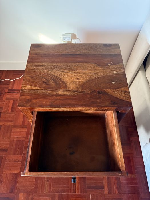 Comoda com 2 gavetas Madeira