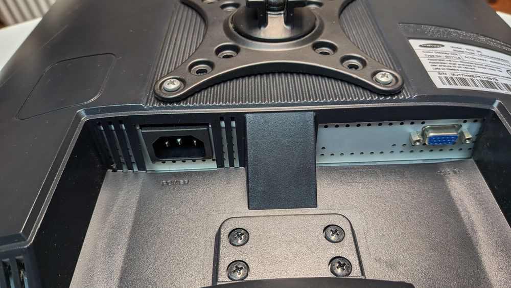 Monitores 4:3 a funcionar