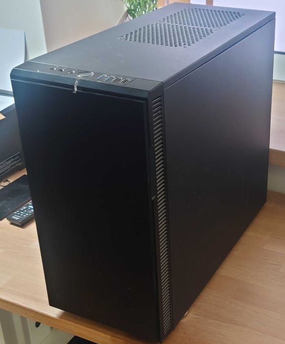 Komputer 24GB RAM, Intel i5, GTX670 Windforce,SSD, SB x-fi monitor 24