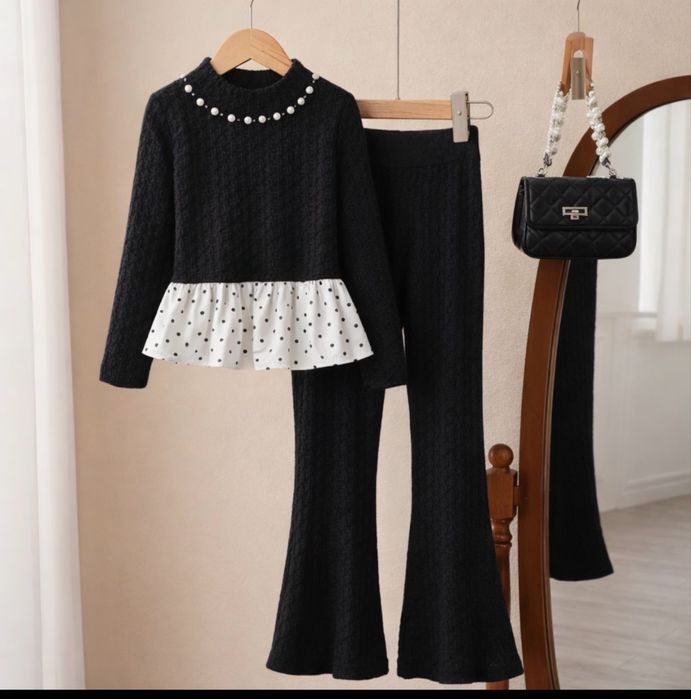 Костюм на дівчинку 5-6 років