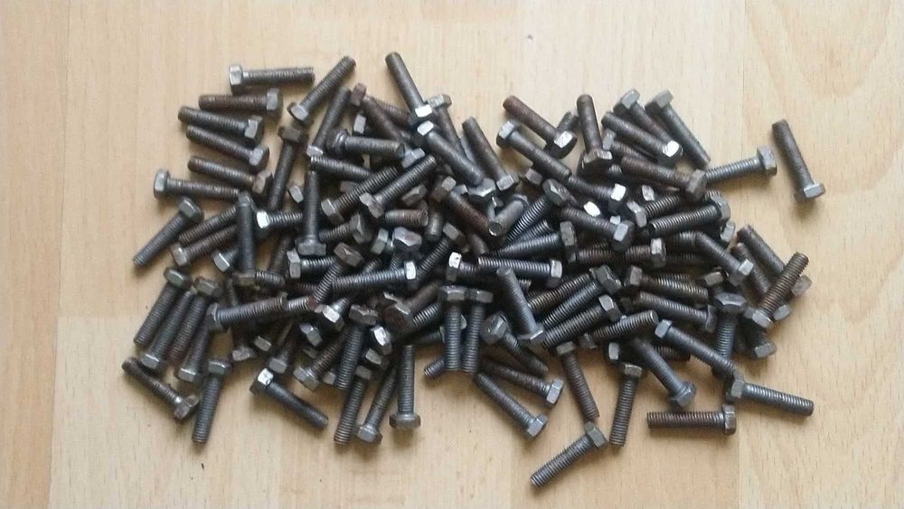 Śruba z łbem sześciokątnym Kl. 5.8 M5 5x20mm stary zapas