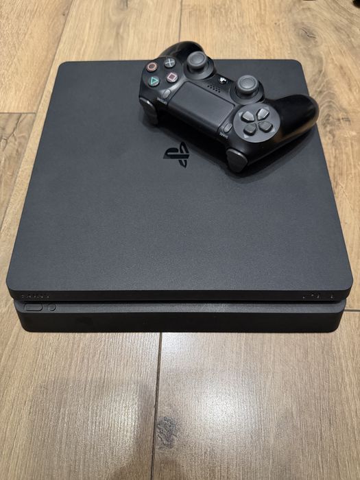 Konsola PS4 Slim 500gb Oryginalny pad Stan idealny