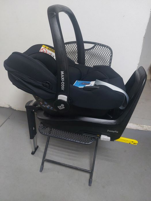 Автокрісло автокресло Maxi Cosi Tinka з базою