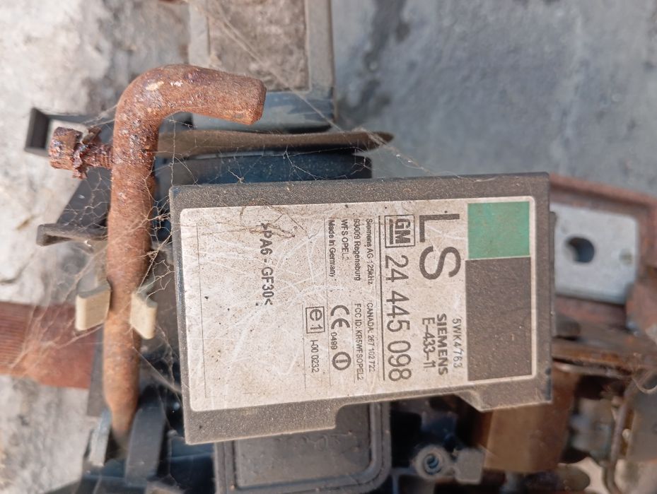 Peças Opel corsa 1.3 cdti motor caixa mala várias peças