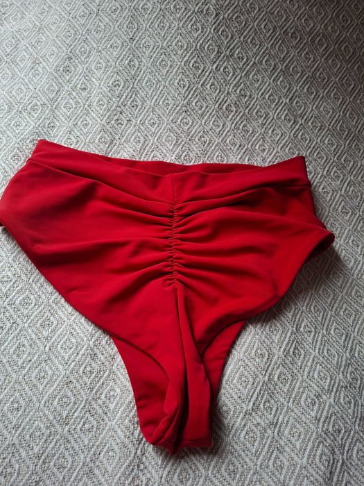 Czerwony strój do pole dance