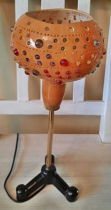 Lampa na stolik z kloszem z tykwy