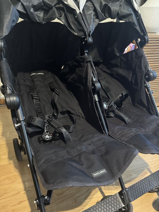 Carrinho passeio gemeos  MACLAREN twin techno