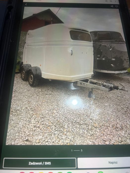 Przyczepa do przewozu koni