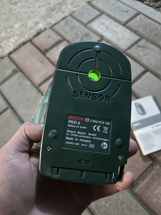 Детектор прихованої проводки Bosch