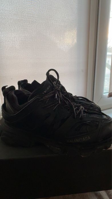 balenciaga track