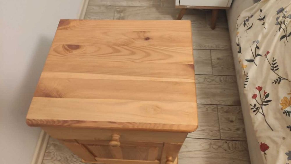 Szafka nocna drewniana