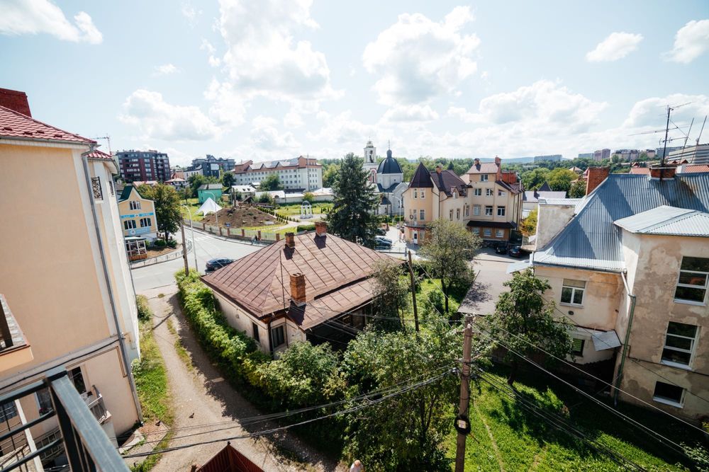 нерухомість для проживання та бізнесу в центрі (ВІДЕО)