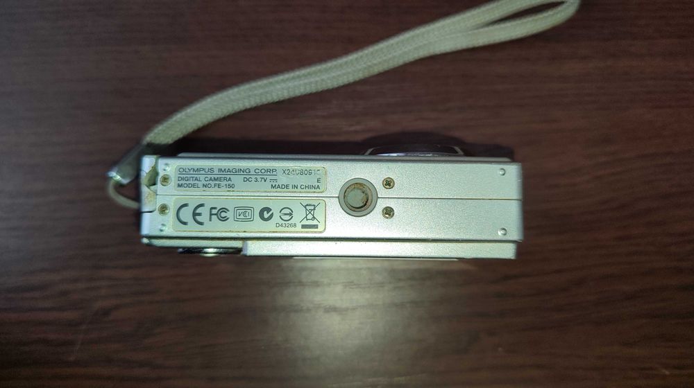 Цифрова фотокамера Olympus FE-150