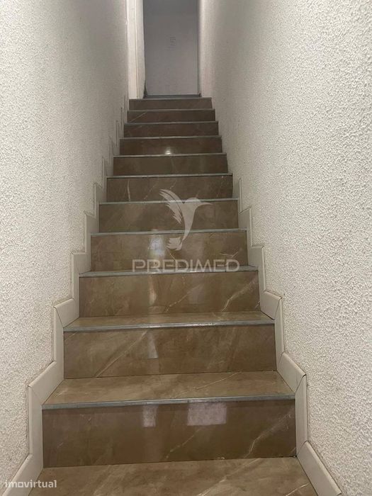 OPORTUNIDADE DE INVESTIMENTO | SETÚBAL  Prédio com 4 apartamentos r...