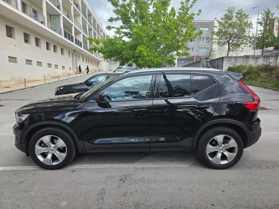 Volvo XC40 T2 Gasolina Momentum Plus de 2021 32000KM