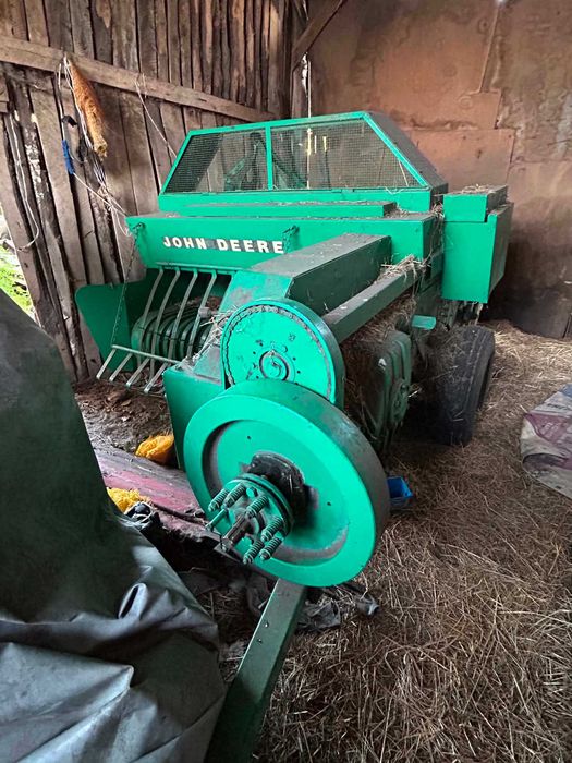 Prasa kostkująca John Deere 219
