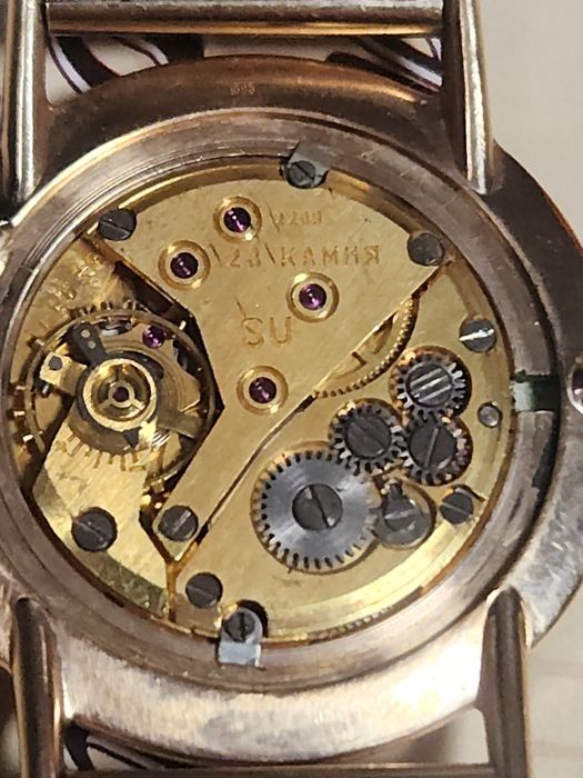 Золотые наручные часы Полет 23 камня