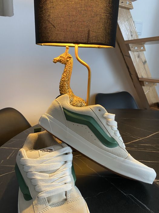 Vendo Ténis Vans Bege e Verdes  + cordões pretos OFERTA