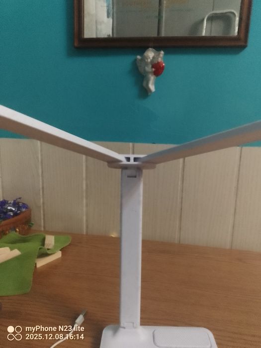 Lampka na akumulator LED