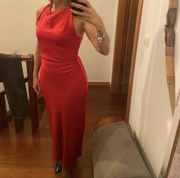 Vestido festa cetim novos Zara tamanho M bege ou vermelho