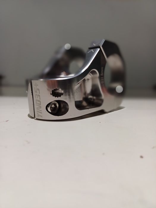 Avanço Bucklos cinza 31.8