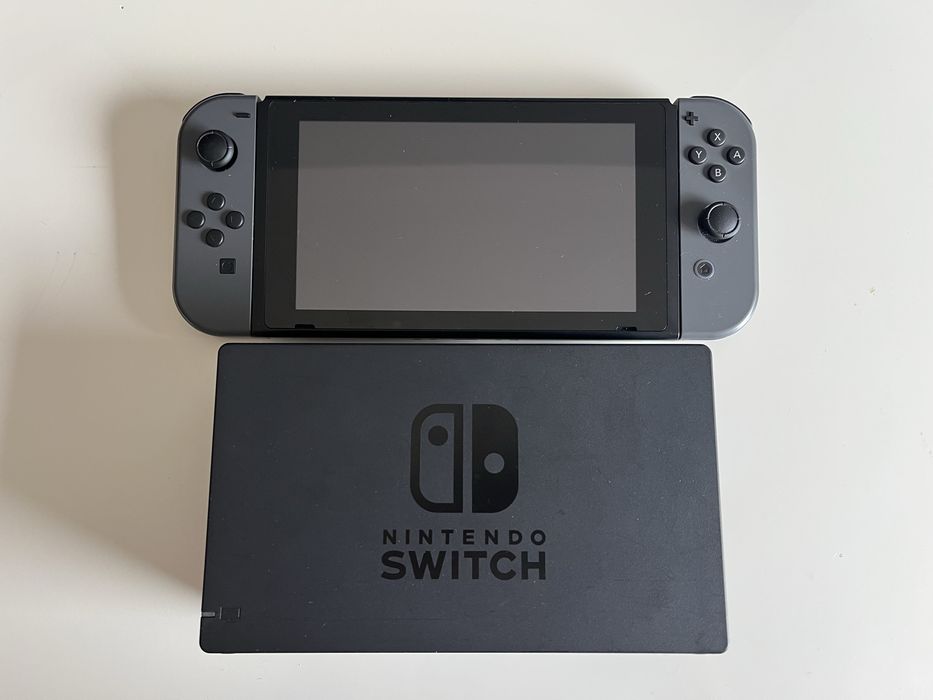 Nintendo Switch 1.1 (V2) Preta + Bolsa e Capa