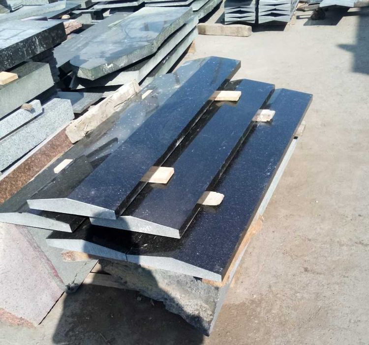 Кришки парапети колпаки шапки на забор, крышки на стовпи, з граніту.