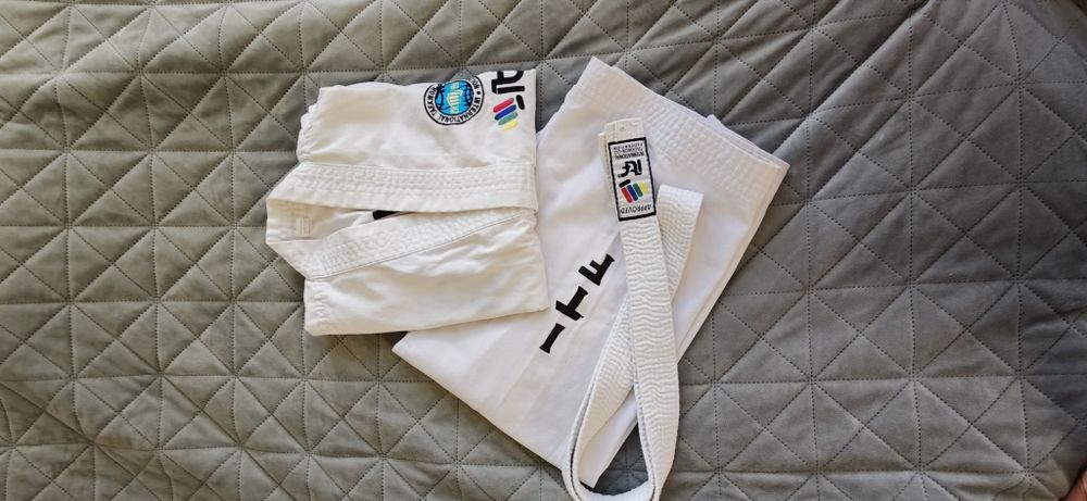 Strój do taekwondo dla dziecka