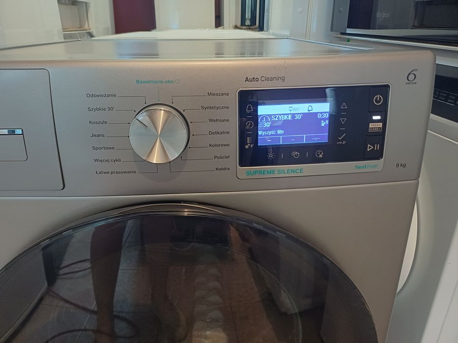 Kondensacyjna suszarka do ubrań Whirlpool z pompą ciepła 9 kg