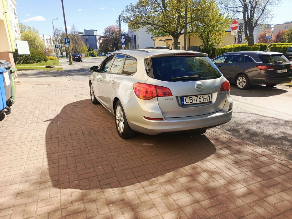 Opel Astra 2012 Rok